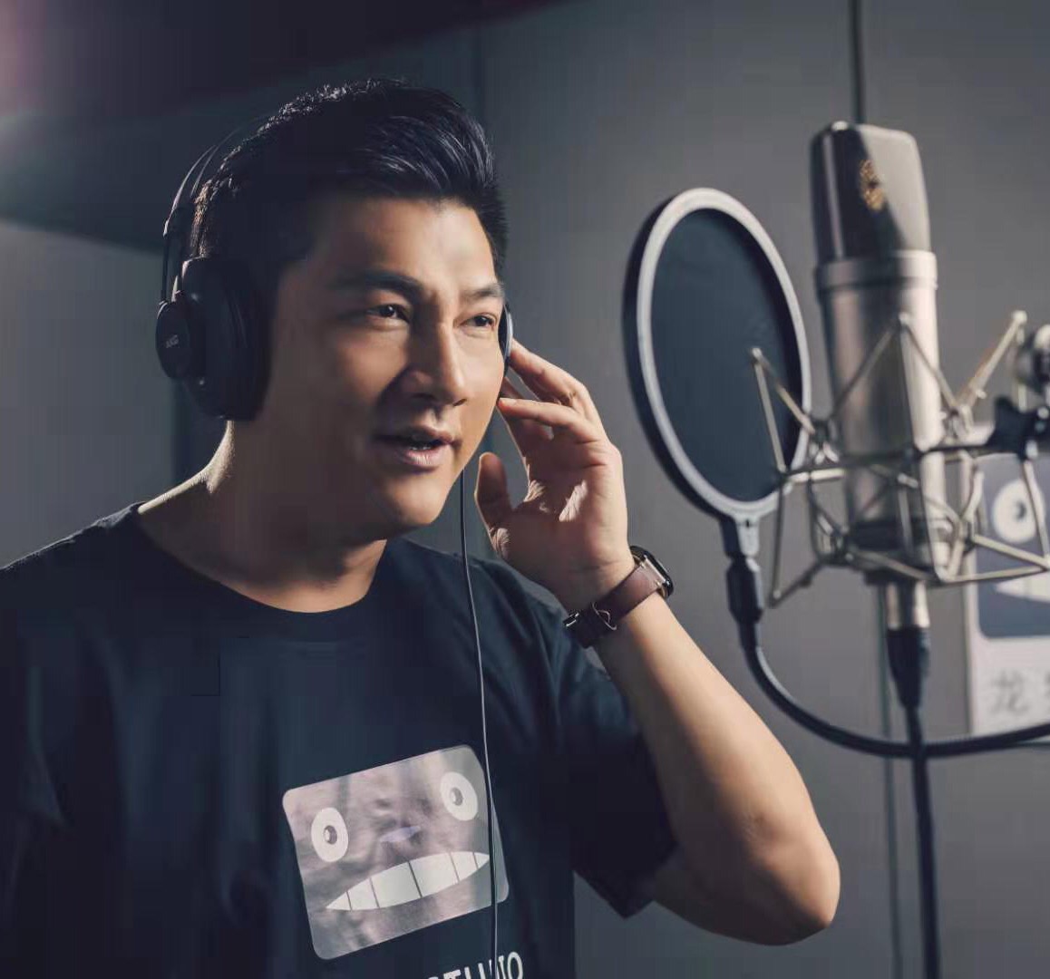 九游娱乐周深涉足配音行业继迪士尼后再为国产动画配音感情投入过深泪洒录音室