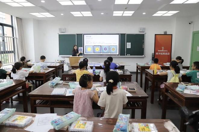 九游娱乐YOUNG趣无限！这个暑假杨浦小囡玩出“成长新花样”(图8)