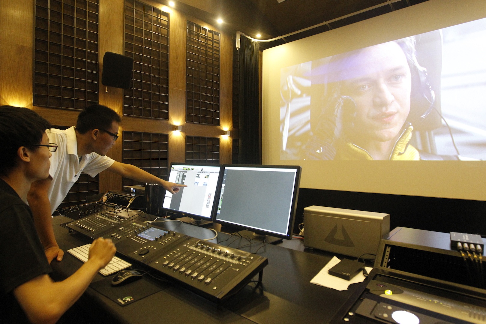 九游娱乐2025七夕节档期上映电影（主演+剧情）(图1)