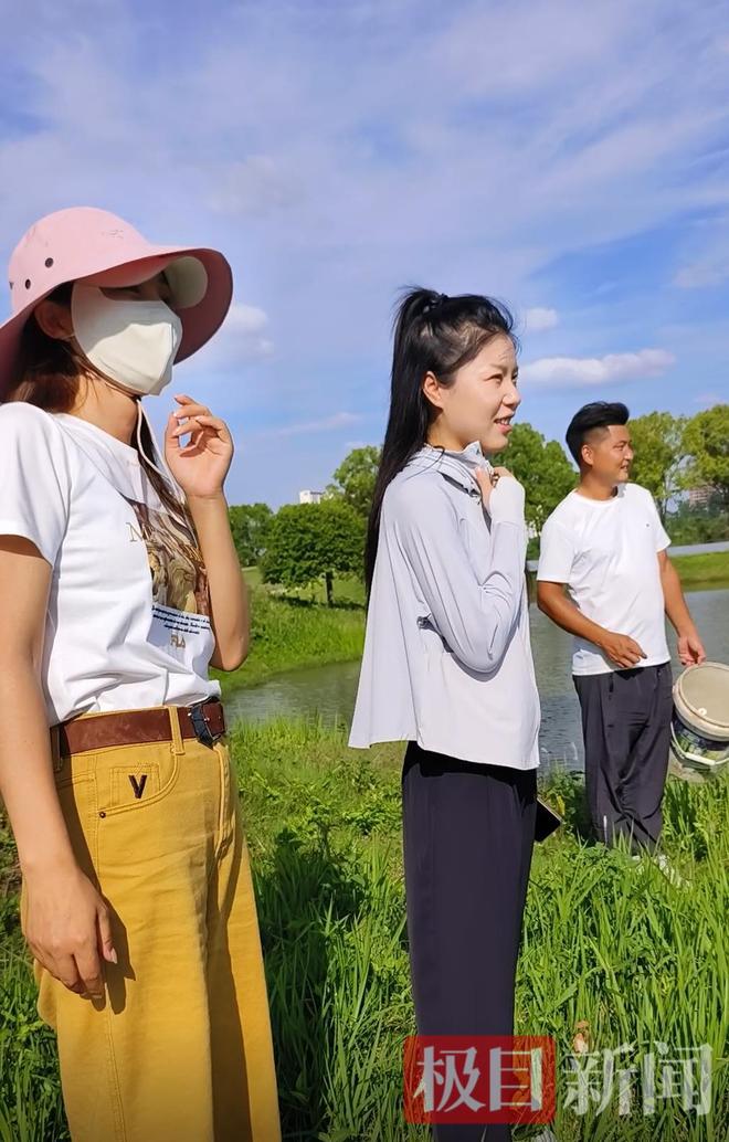 九游娱乐“渣鹅”移情别恋后饲养员为伤心母天鹅安排了两只新的公天鹅(图11)