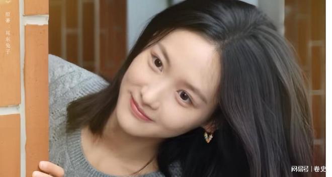 女演员长相多重要九游娱乐？看《陷入我们的热恋》中刘浩存和张昕懿就懂了(图4)