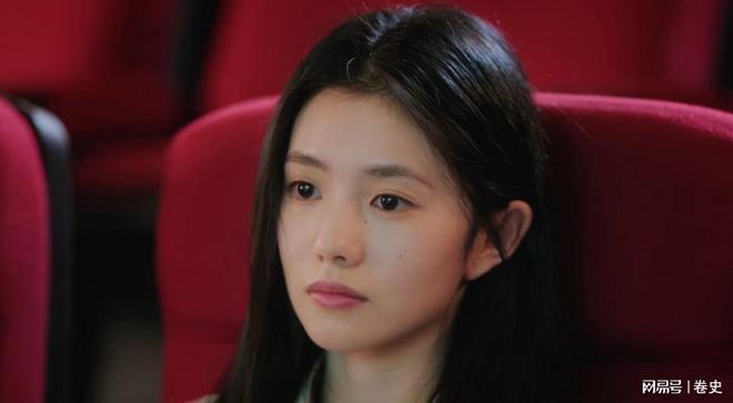 女演员长相多重要九游娱乐？看《陷入我们的热恋》中刘浩存和张昕懿就懂了(图14)