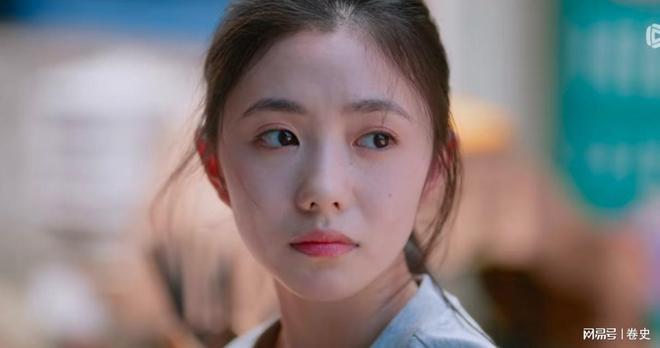 女演员长相多重要九游娱乐？看《陷入我们的热恋》中刘浩存和张昕懿就懂了(图10)