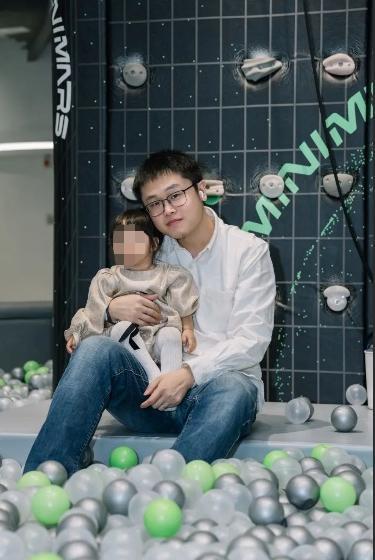 喜马拉雅配音赚钱是真的吗?奶爸“带娃+配音”双轨实践给出答案九游娱乐