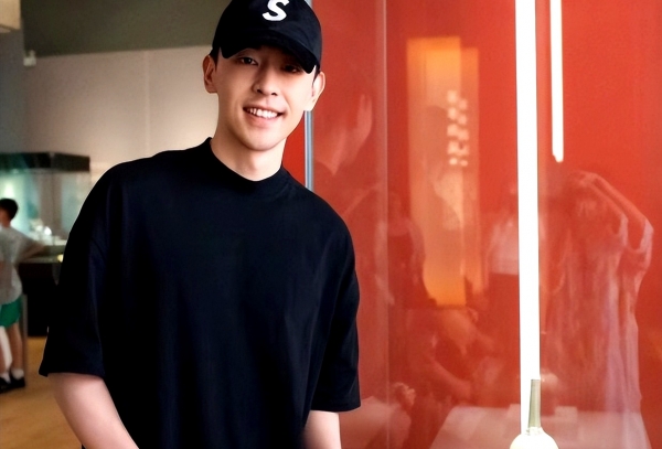 面相变了！封杀 3 年后邓伦近照流九游娱乐出昔日顶流只剩憔悴(图8)