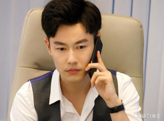 九游娱乐爸爸是国家一级演员出道15年不温不火36岁靠《四喜》终于红了(图10)