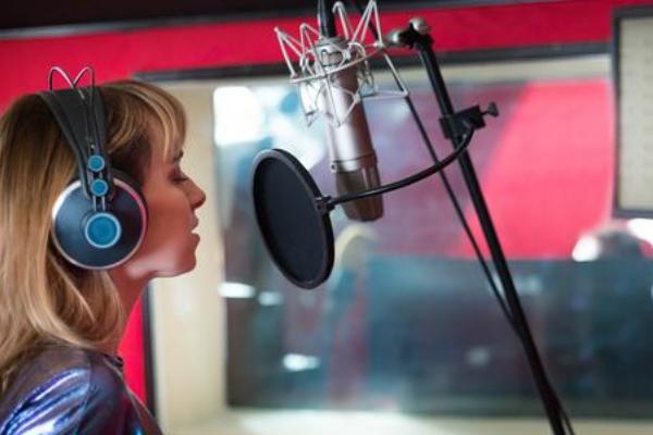 九游娱乐2岁出道年入百万因长相甜美被禁止整容的刘楚恬如今长成啥样(图1)