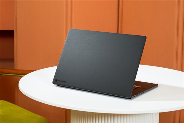 九游娱乐中国首部AI动画电影《团圆令》即将上映华硕ProArt 创16 2025赋能AI影视创作(图5)