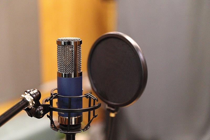 九游娱乐AI“魔改”视频博流量 背后暗藏哪些法律风险？(图2)