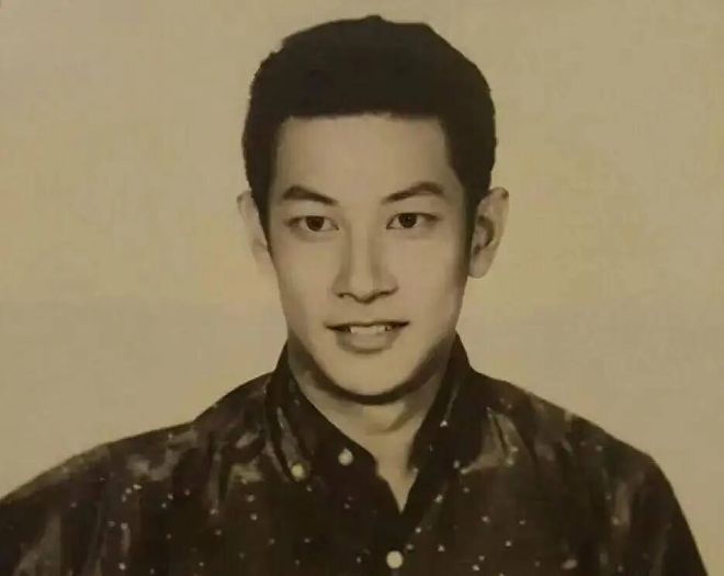 九游娱乐他曾与谢贤齐名晚年住养老院女儿拒绝相认最后孤独去世(图1)