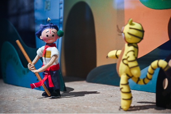 重庆来福士新春双重焕新 《我九游娱乐们一起爱着的上美影》上美影经典动画回顾展首登山城艺术驻留季共启无界美学(图9)