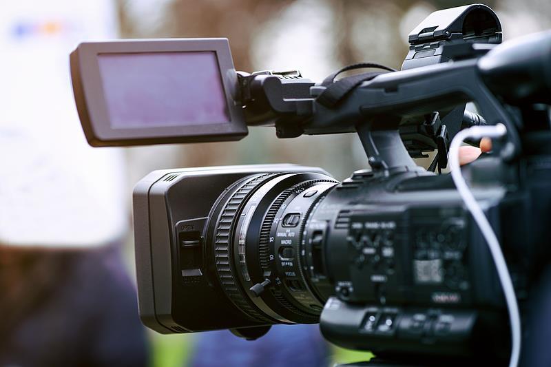 AI“魔改”国产老剧有风险 专家：存在多种侵权行为九游娱乐(图3)