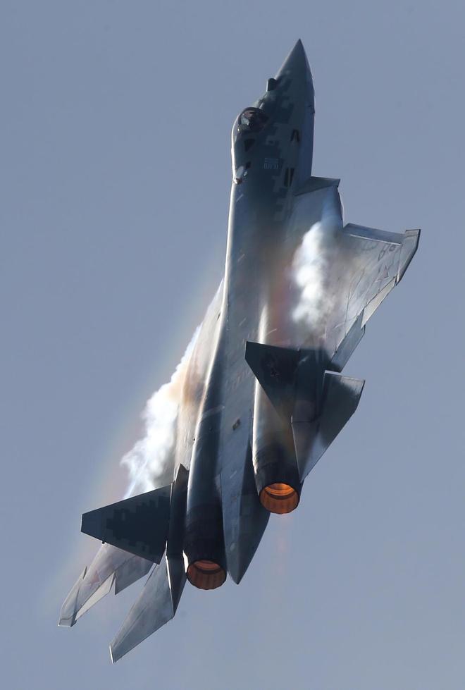 俄乌冲突后普京首访印度：莫迪亲自到机场迎接私人晚宴持续3小时将谈石油武器和驻军九游娱乐(图3)