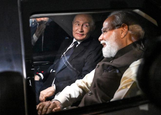 俄乌冲突后普京首访印度：莫迪亲自到机场迎接私人晚宴持续3小时将谈石油武器和驻军九游娱乐(图2)