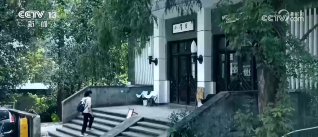 银幕“种草”打卡老厂房、踏浪赏九游娱乐景寻仙“影视IP+文旅”破圈激活消费新引擎